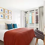 Stylish & Modern Apartment In Midtown Manhattan
